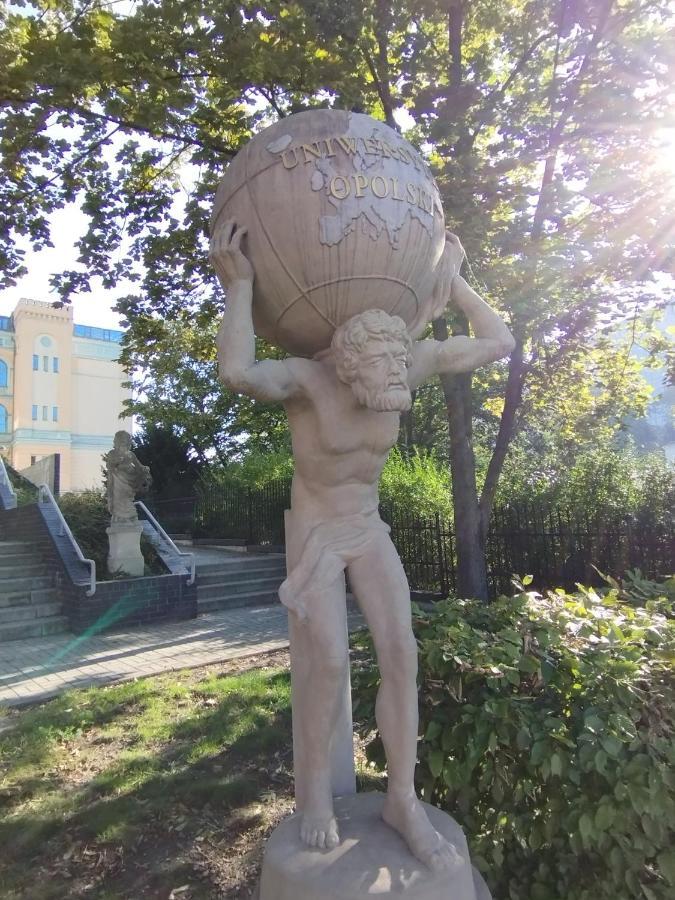Havel Apartment Ополе Екстериор снимка